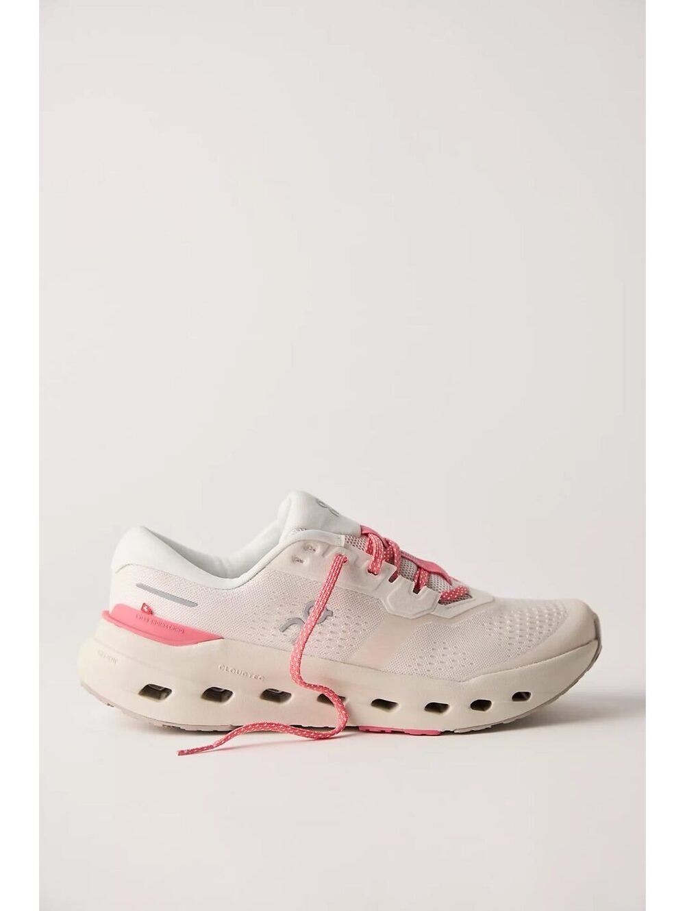 ON free people Women’s Cloudrunner 3 Oyster | Camellia